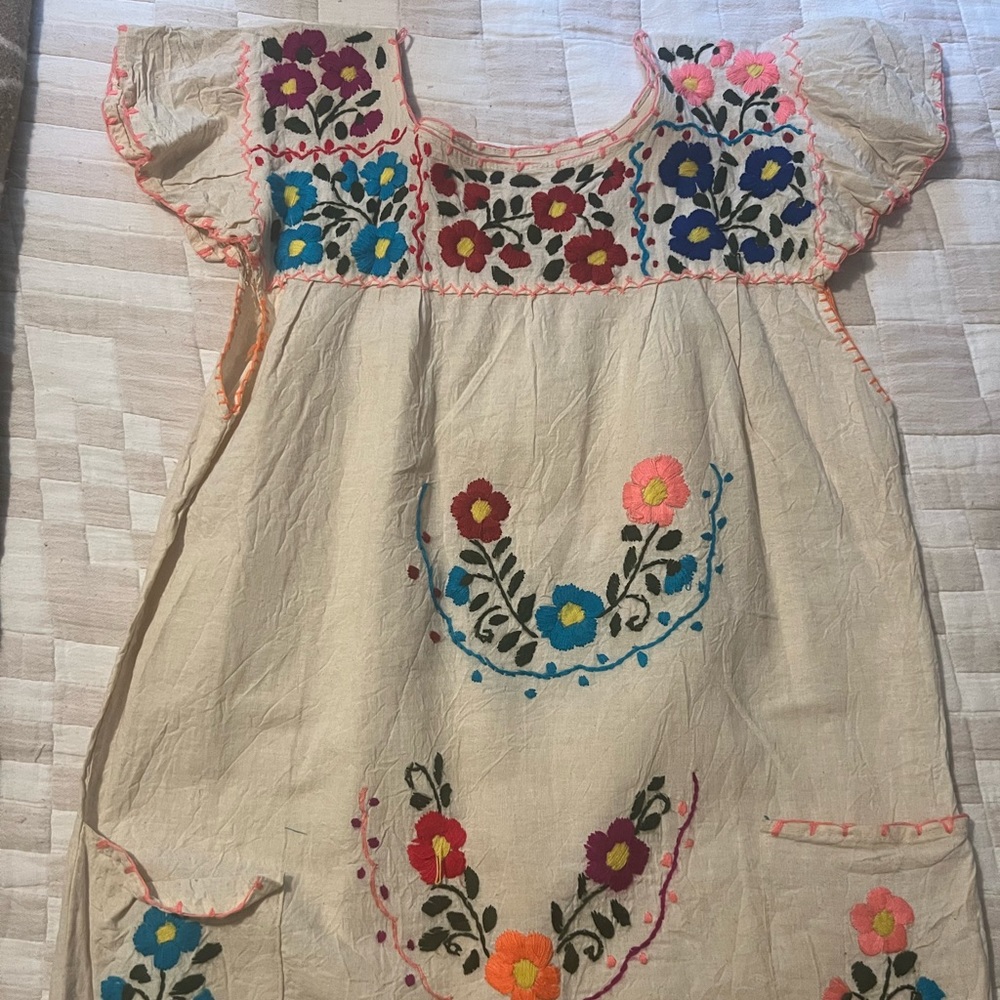 Mexican embroidered vintage 70s mini dress